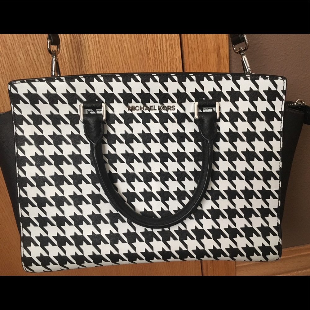 Authentic Michael Kors Black and White Purse